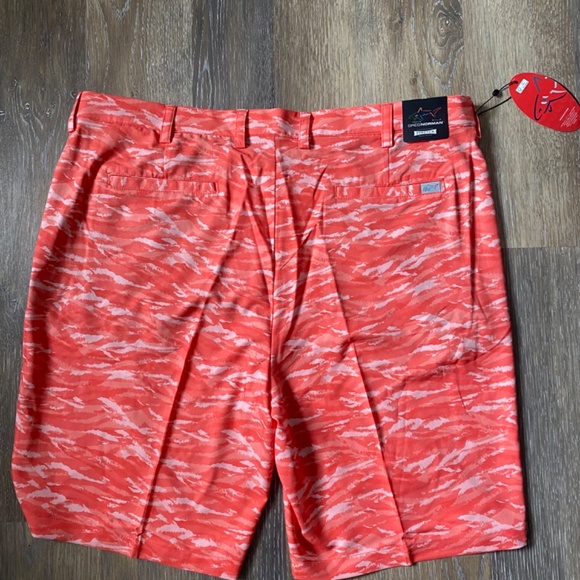 Greg Norman golf shorts - Picture 2 of 3